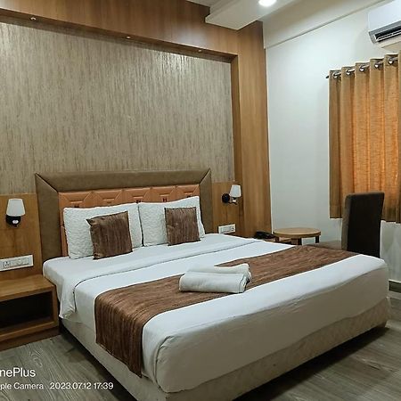 Hotel Aerocity Golden Close To New Delhi Airport Εξωτερικό φωτογραφία