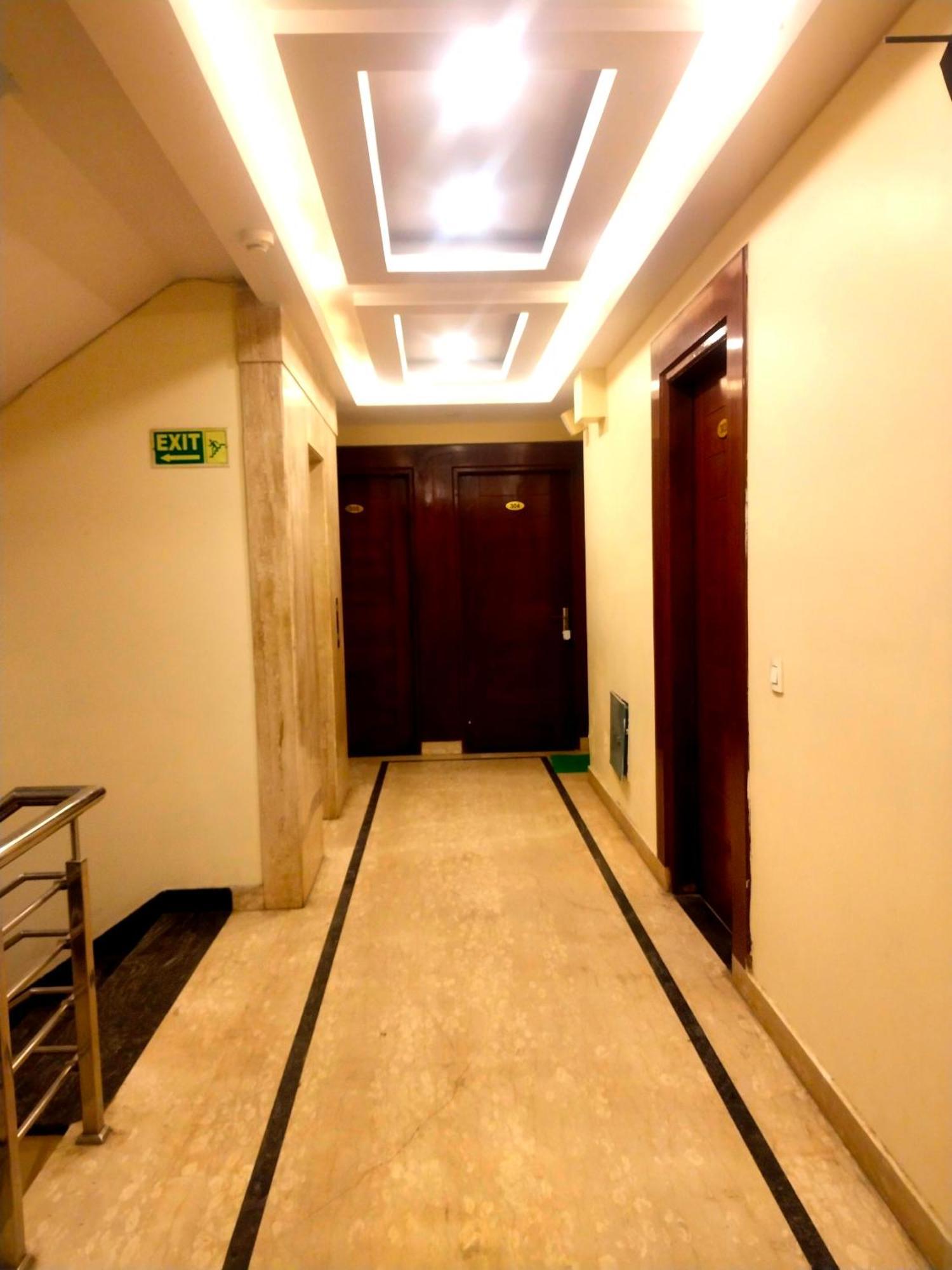 Hotel Aerocity Golden Close To New Delhi Airport Εξωτερικό φωτογραφία